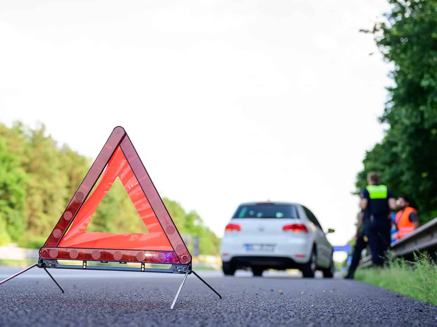 Lkw-Reifen platzt auf der A4 – drei Autos beschädigt