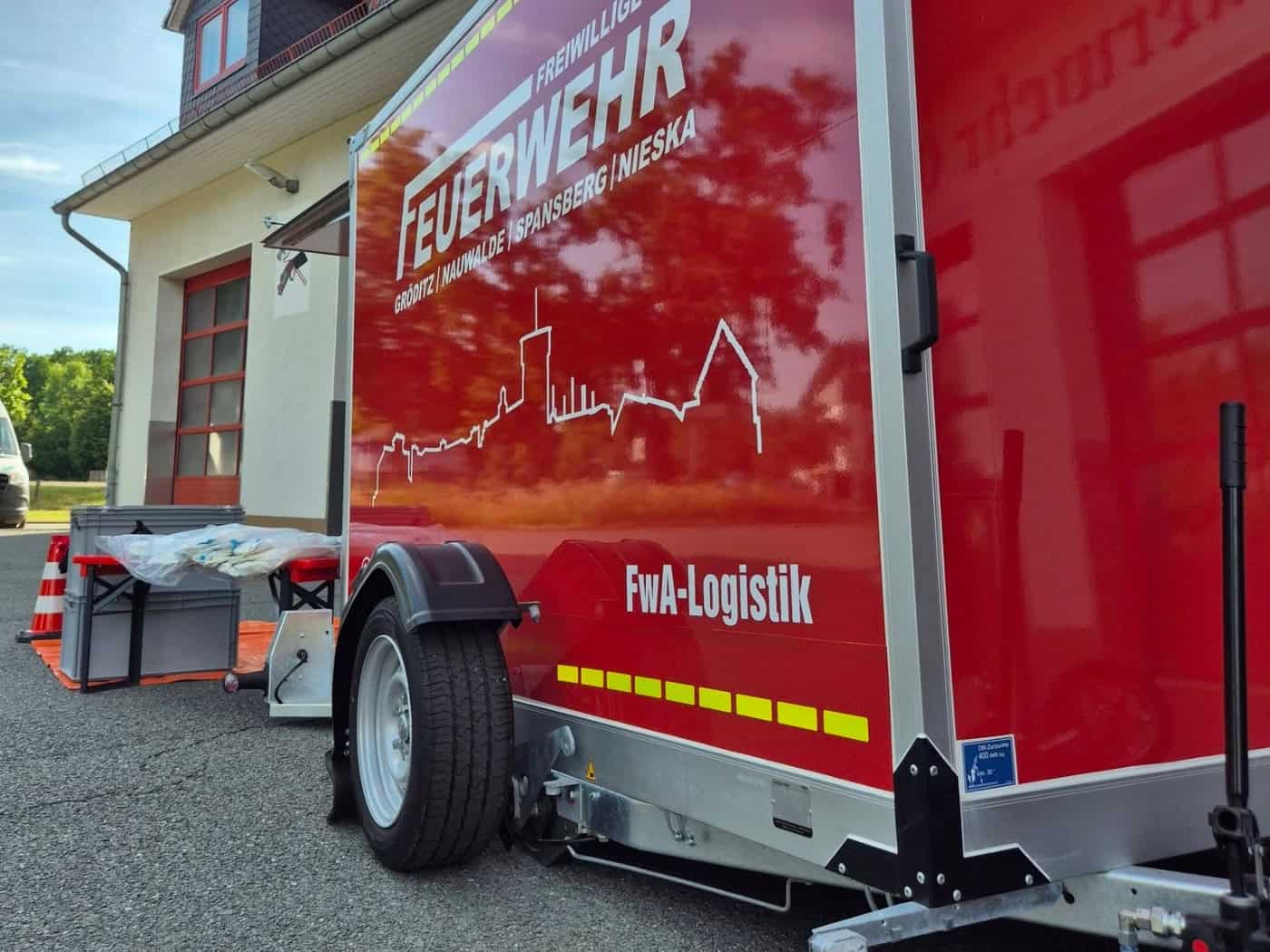 Gröditz stellt neuen Logistikanhänger in Dienst