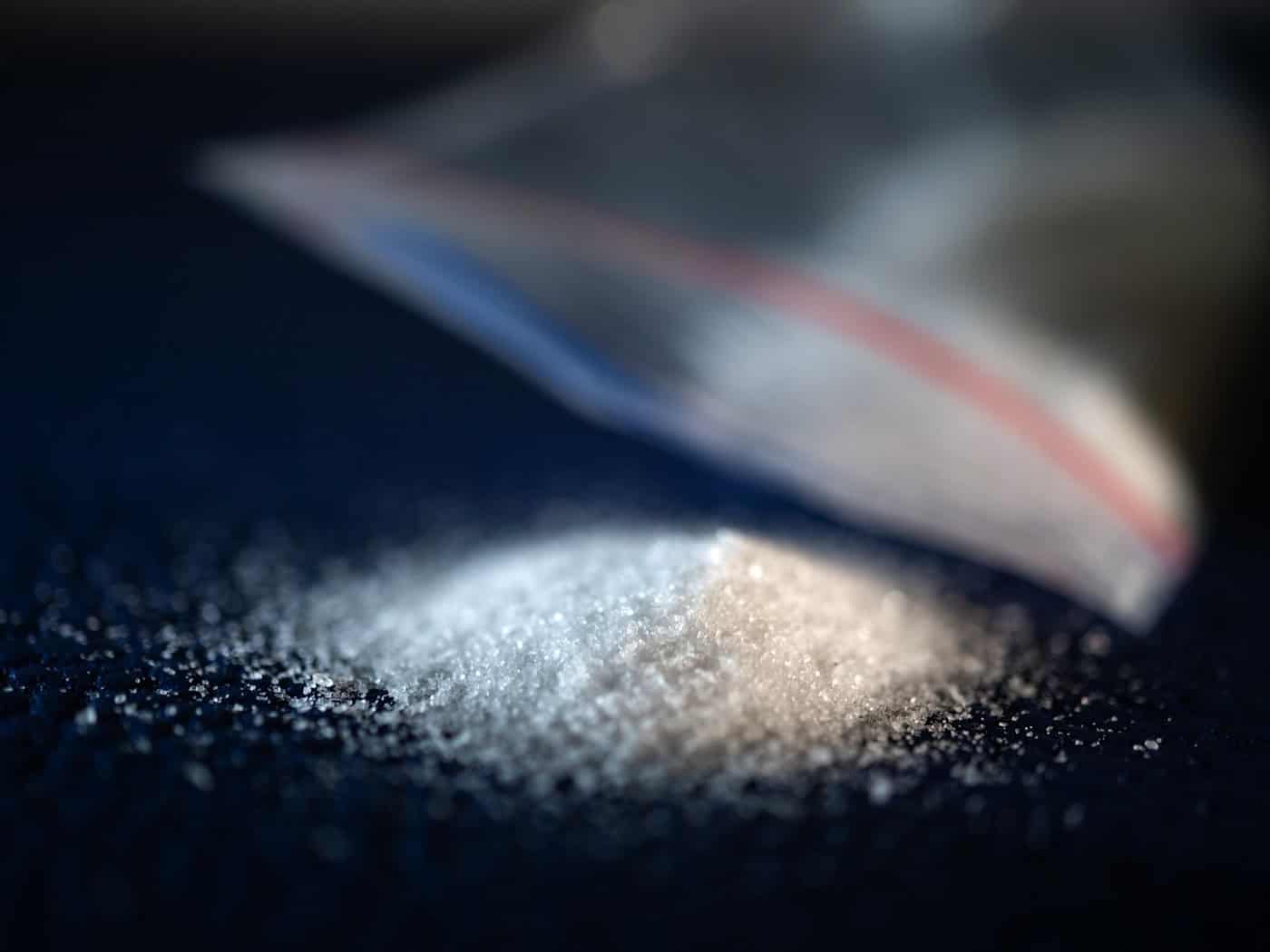 Mit Drogen ins Gericht - Wohnung von 42-Jähriger durchsucht