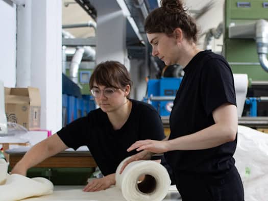 There's still more to be done: Kristin Nebauer (left) and Anne Richter are developing new materials from textile waste.