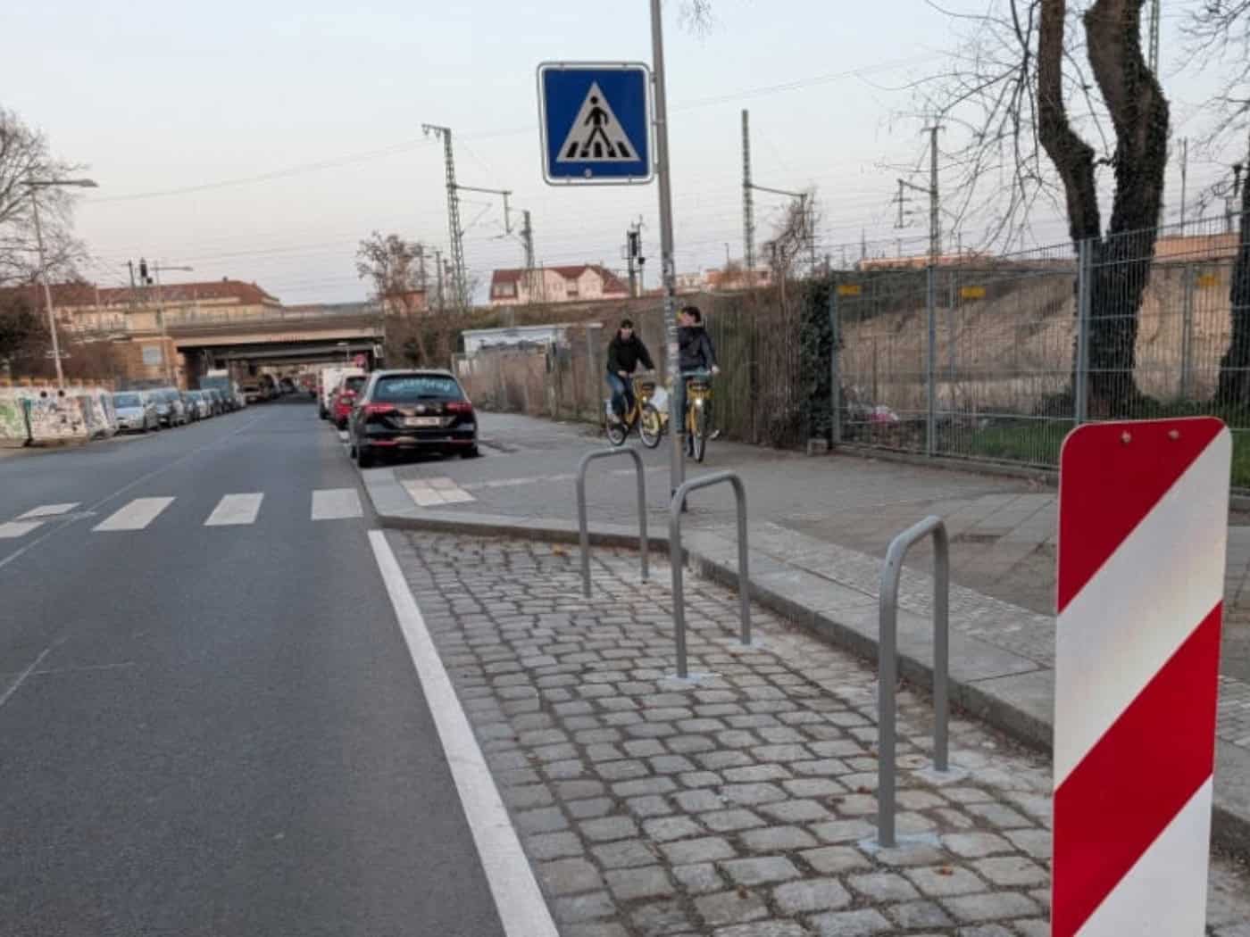 Meißen montiert 35 neue Fahrradbügel