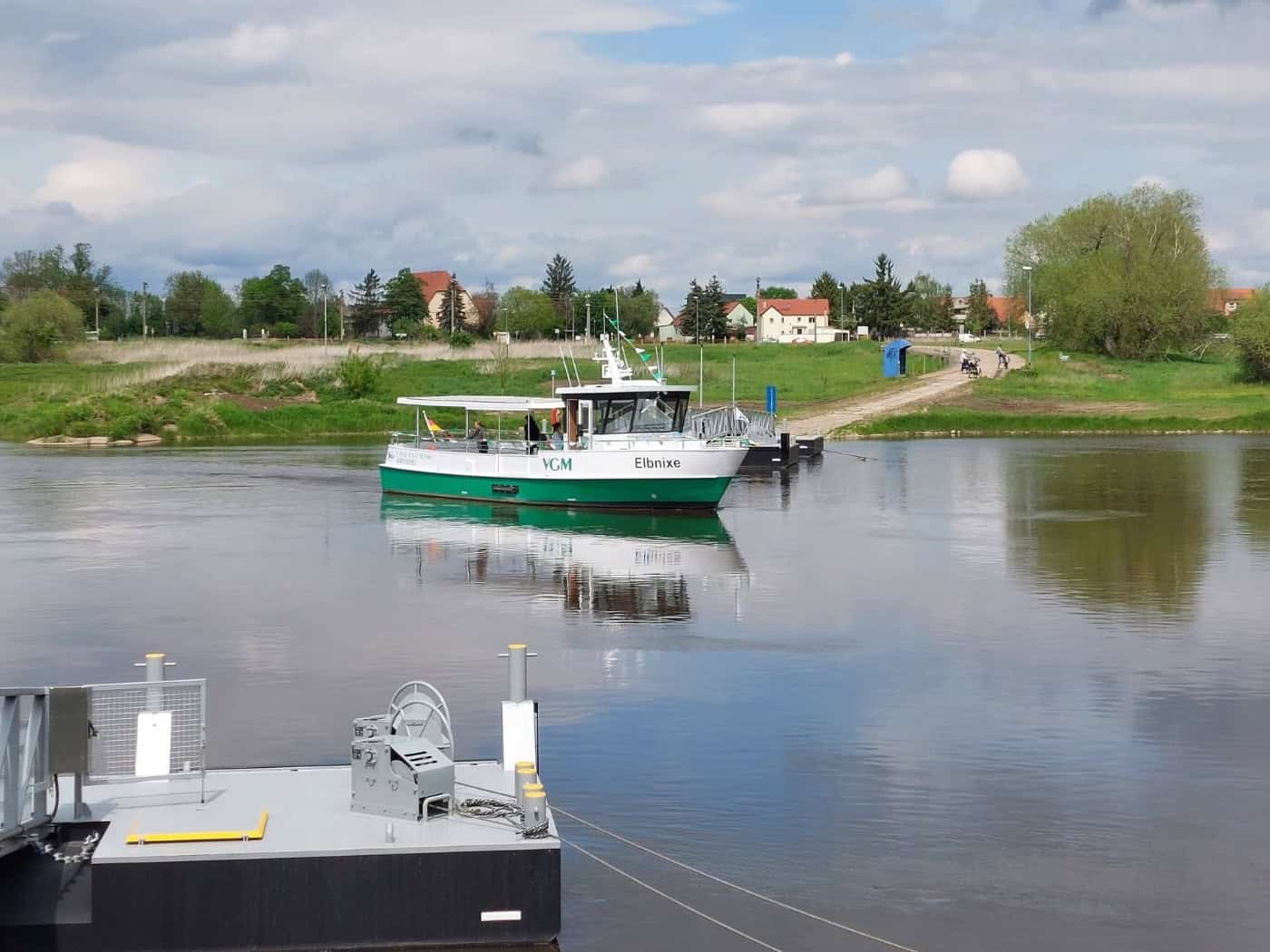 Kostenfrei mit den E-Fähren über die Elbe bei Meißen