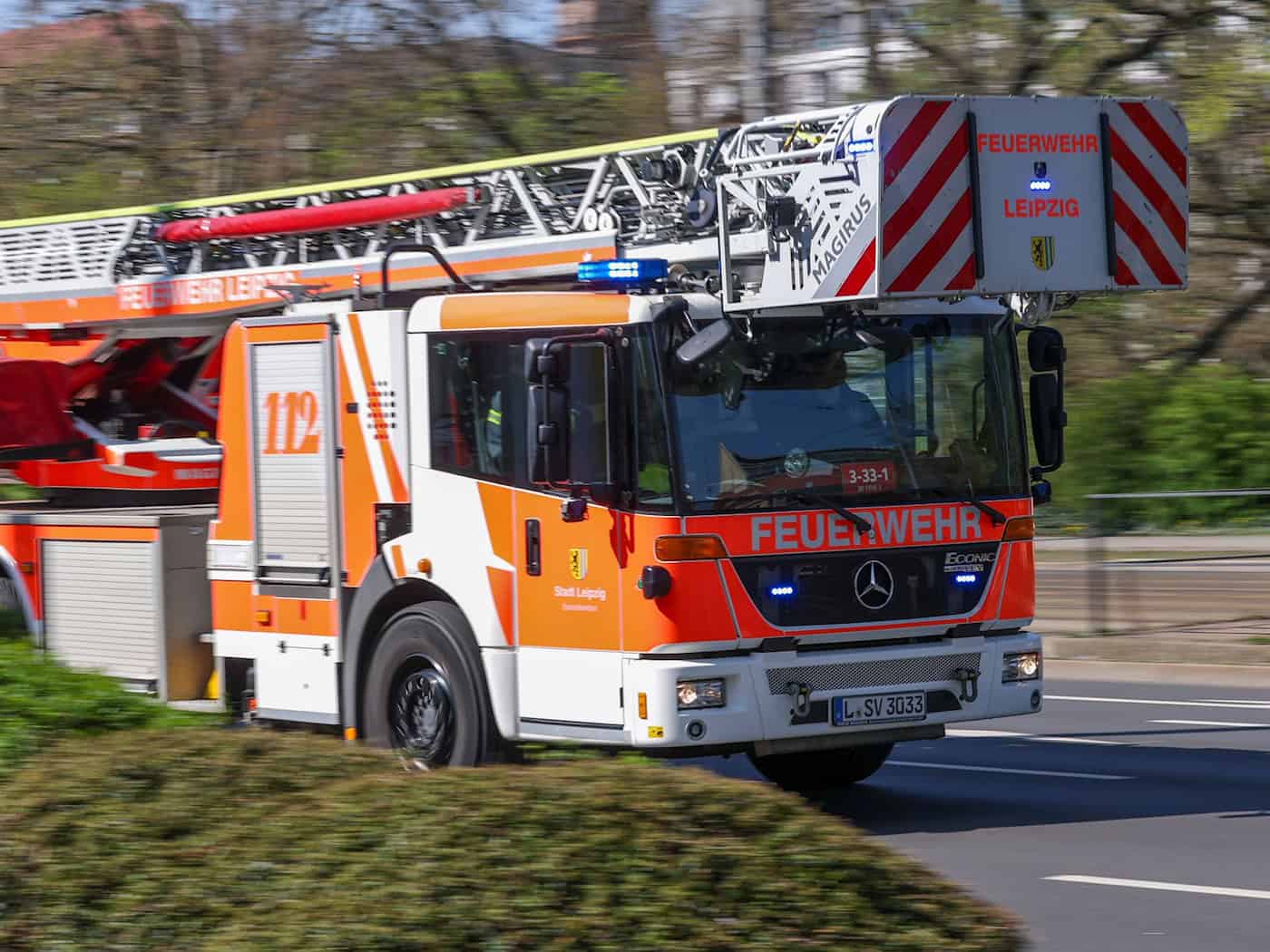 Fast 30 Menschen bei Hausbrand in Leipzig evakuiert
