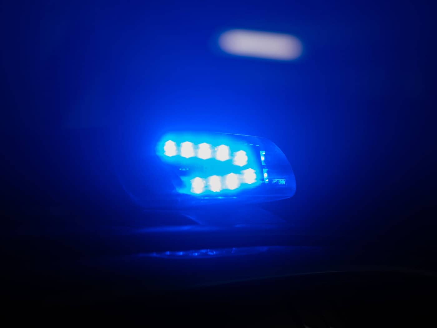 Feuer vor Polizeiposten in Leipzig-Connewitz gelegt