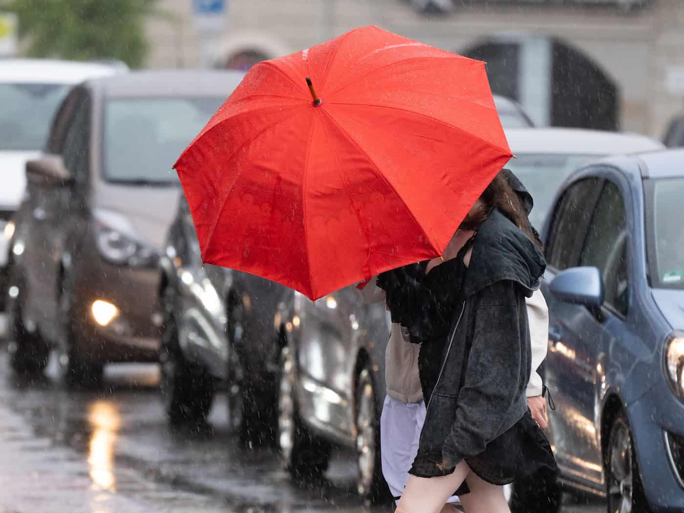 Gewitter und Regen zum Start in die neue Woche