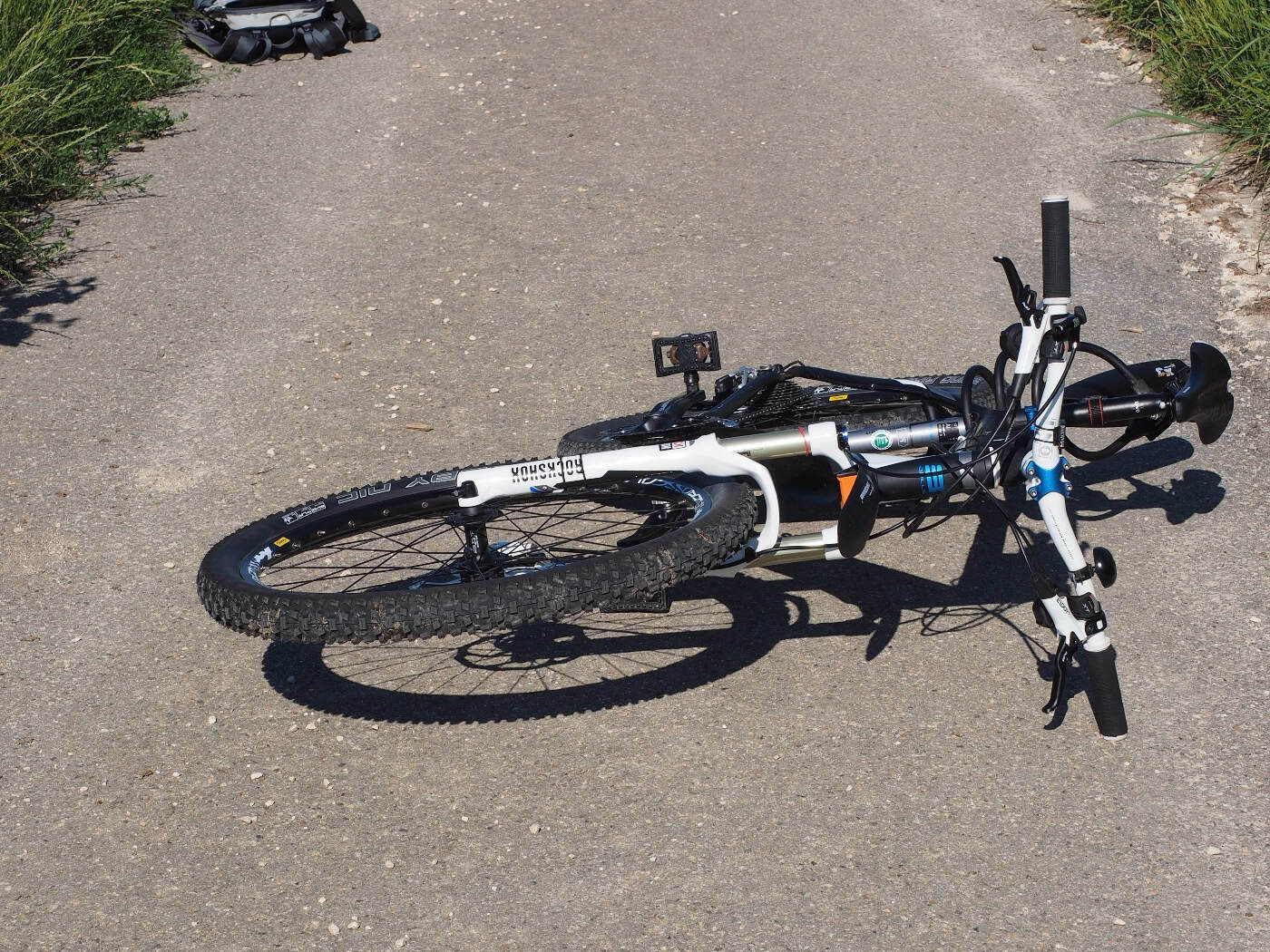 Unbekannter Radfahrer in Görlitz gestürzt – Polizei sucht Zeugen
