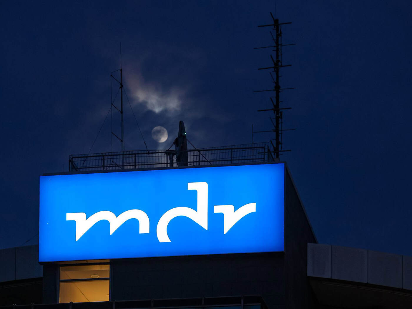 MDR Warns of Fake Videos and a Disinformation Campaign