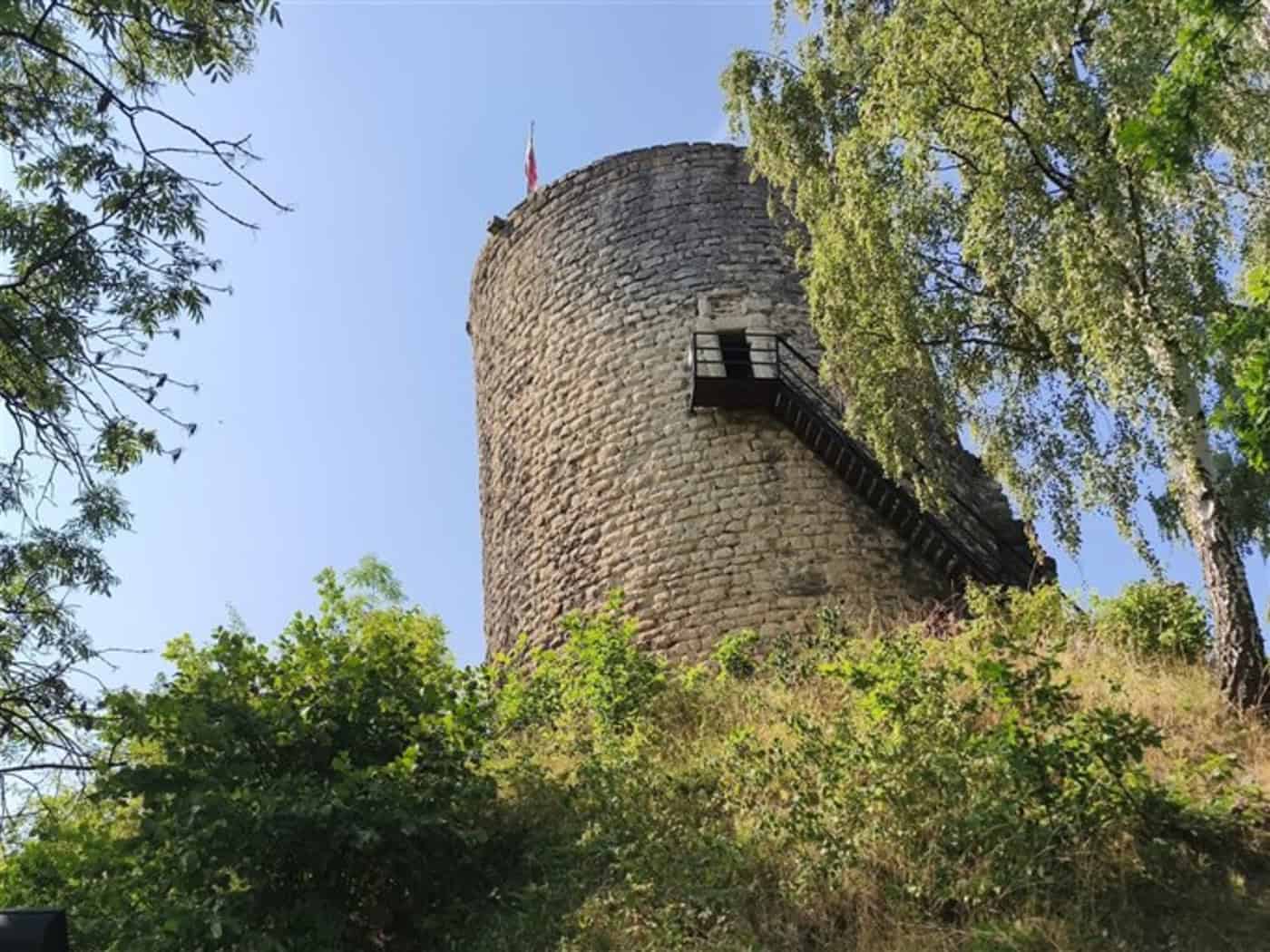 Tschechischer Burgturm könnte schiefster Turm der Welt werden