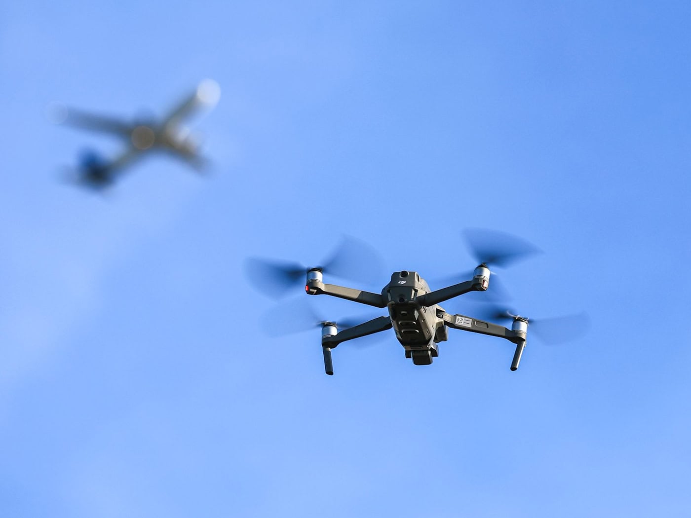 Mluvčí NATO: Dron v blízkosti ukrajinského letadla