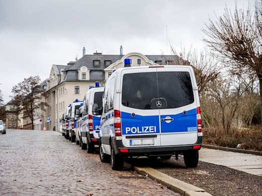 Weinböhla: Drei Autos bei Auffahrunfall zusammengestoßen