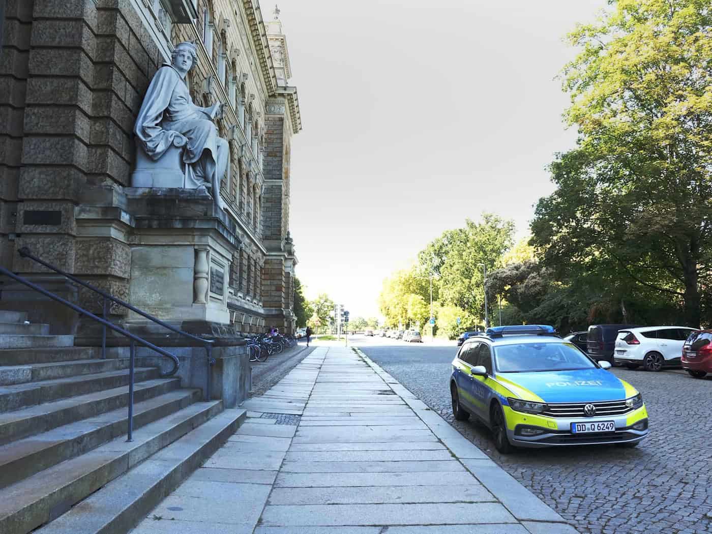 Schäden in Millionenhöhe: Falschgeld-Betrüger angeklagt
