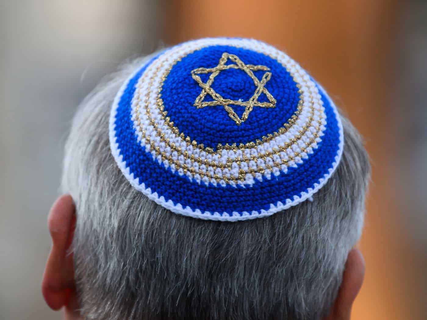 Unbekannter stiehlt Mann die Kippa