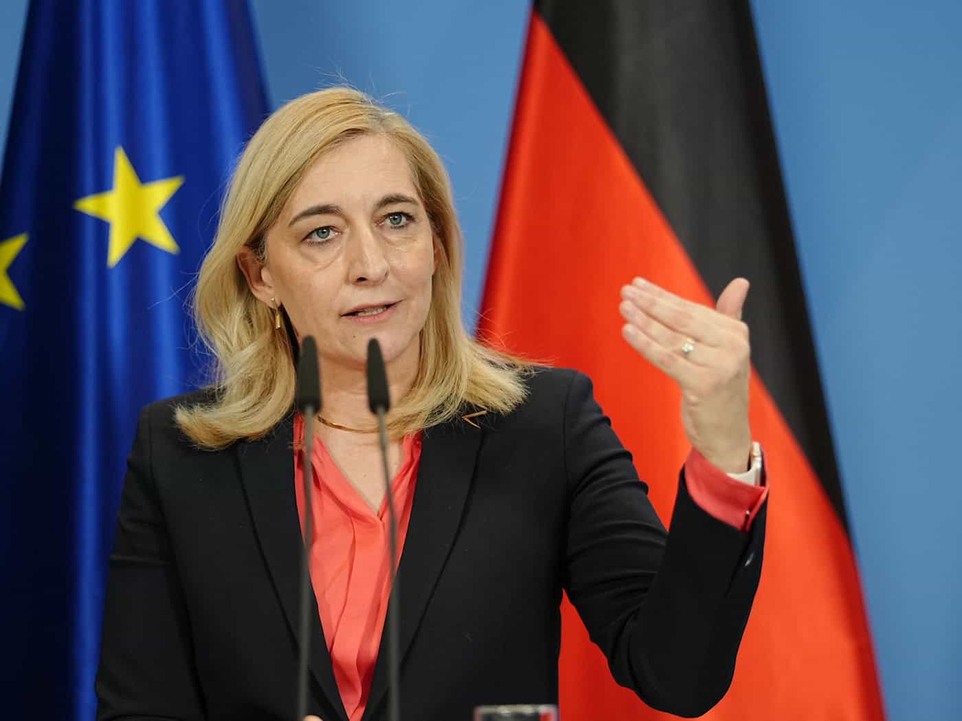 Warken: No Major Disagreement Among Eastern German State Leaders on Pensions