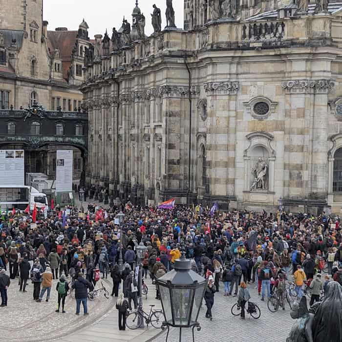 Demonstration auf dem Theaterplatz in Dresden (Archivbild von der Demonstration im Januar 2025)