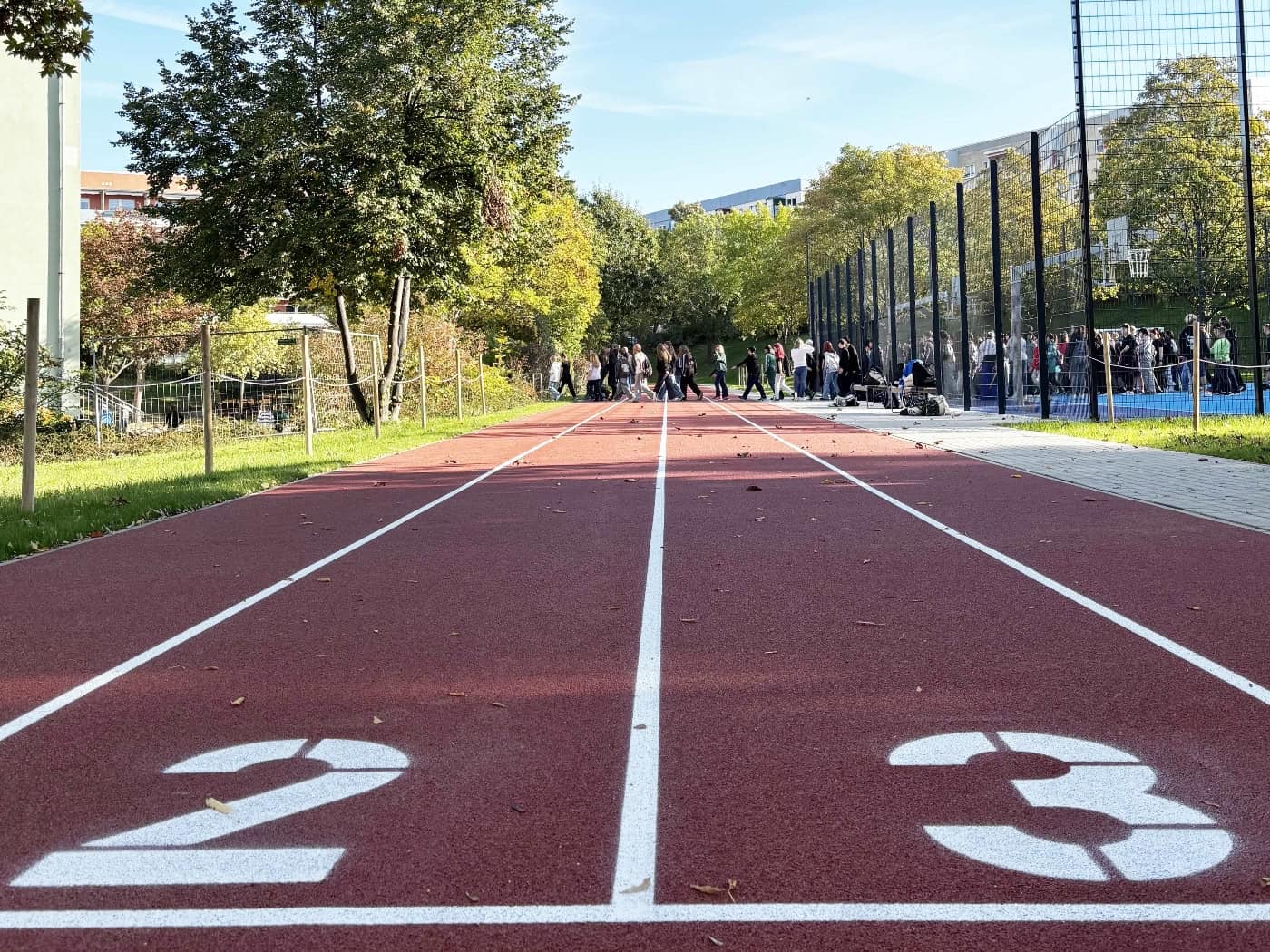 Neue Außensportanlagen an der Oberschule Gesundbrunnen fertiggestellt