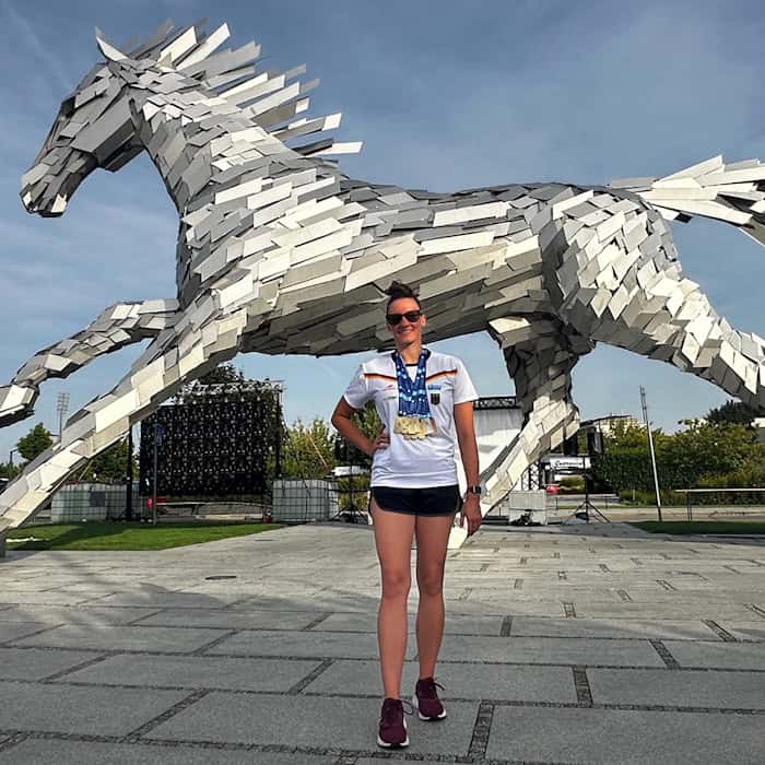 Alisa Fatum vom SSV Leutzsch mit ihren sechs Medaillen bei den Masters-Europameisterschaften 2026 in Šamorín