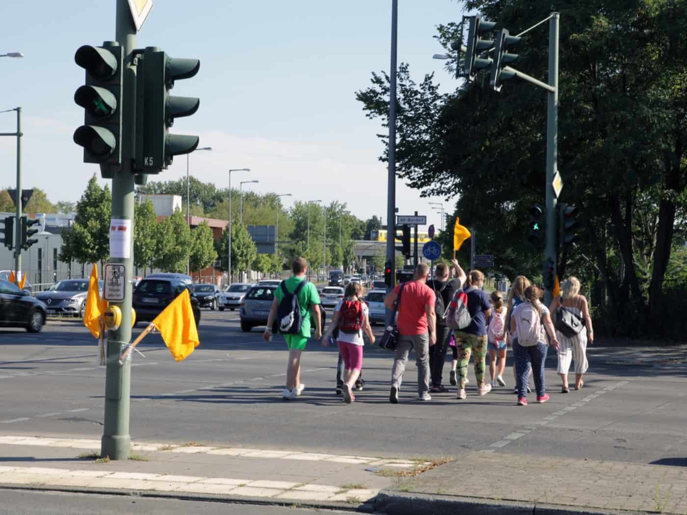 Künstler messen Grünzeiten für Autos und Fußverkehr in Görlitz