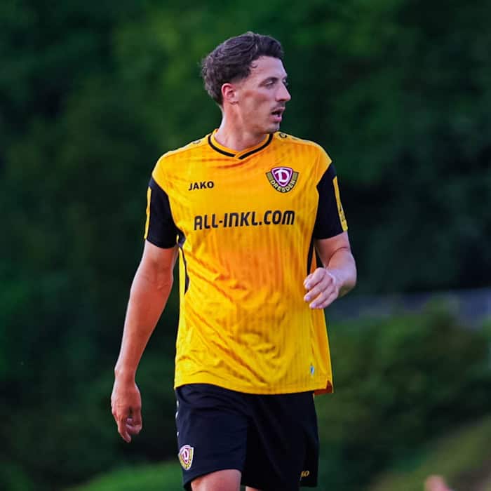 Dynamo Dresden Spieler Nicolai Rapp während des Spiels.