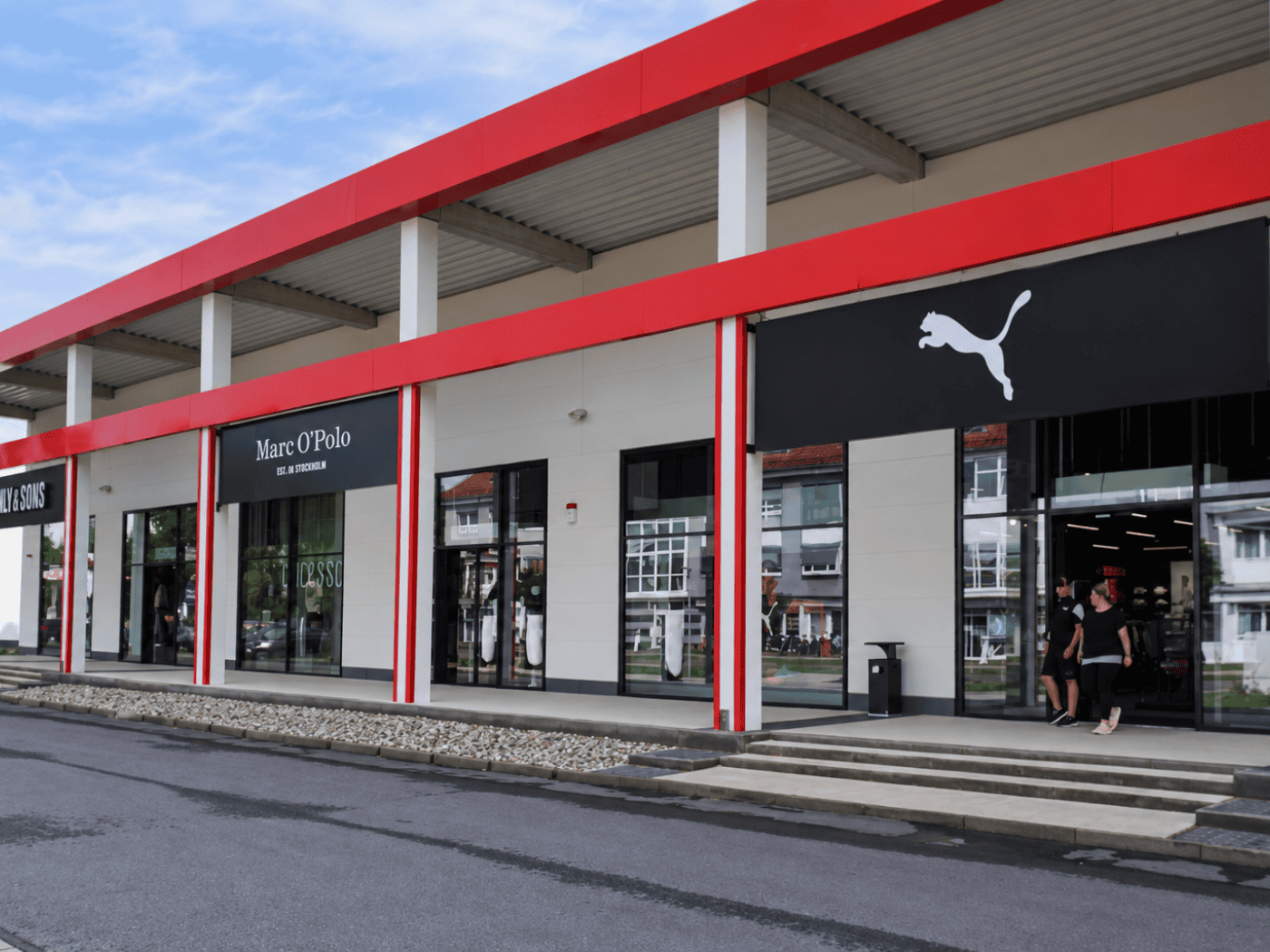 Neue Stores bei den Marken Outlets: Flash Sale und verkaufsoffener Sonntag am 20.09. 