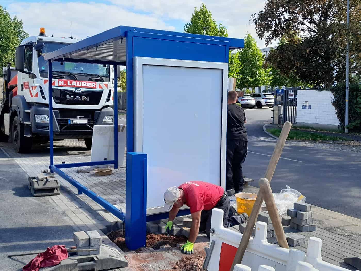 Coswig: Neuer Fahrgastunterstand an der Köhlerstraße fertig