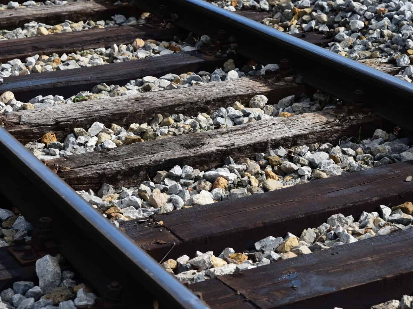 Schienenersatzverkehr: 385 Meter Bahnkabel beschädigt