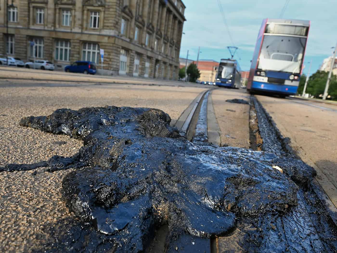 Hitzeschäden: LVB erstellt Hitzeplan und veredelt Fugenmasse