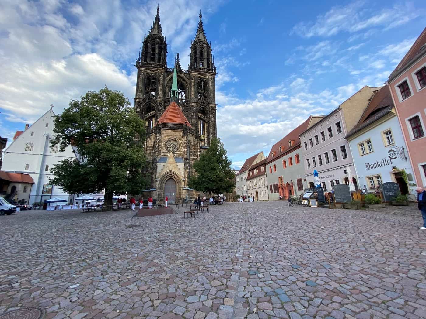 Jugendliche sanieren Westtürme am Dom zu Meißen