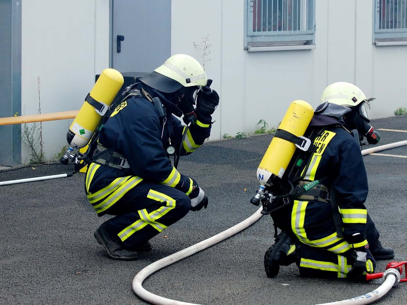 Großbrand im Sägewerk Weißwasser: Feuerwehr im Dauereinsatz