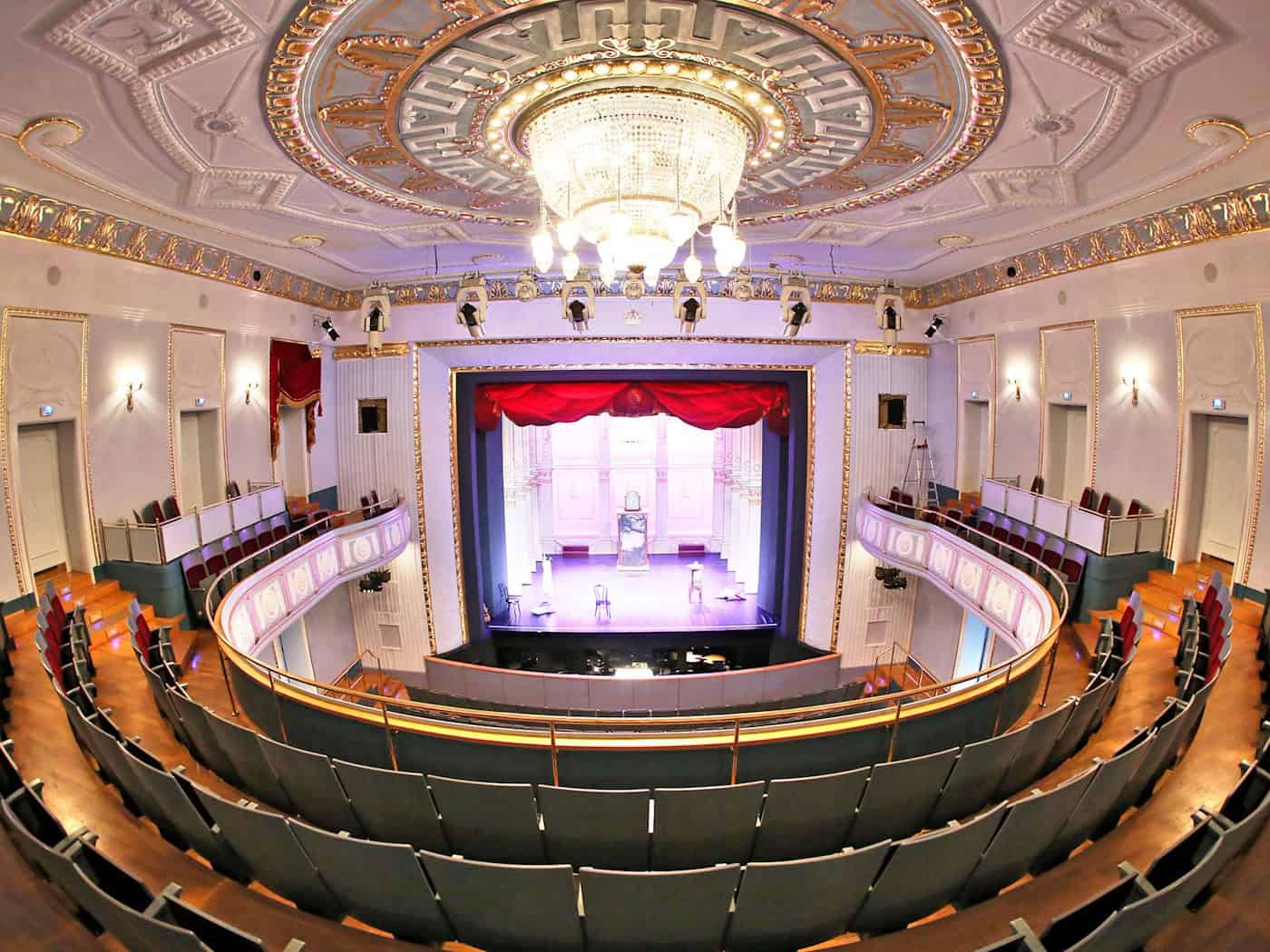 King Albert Theater in Bad Elster Opens Its Season