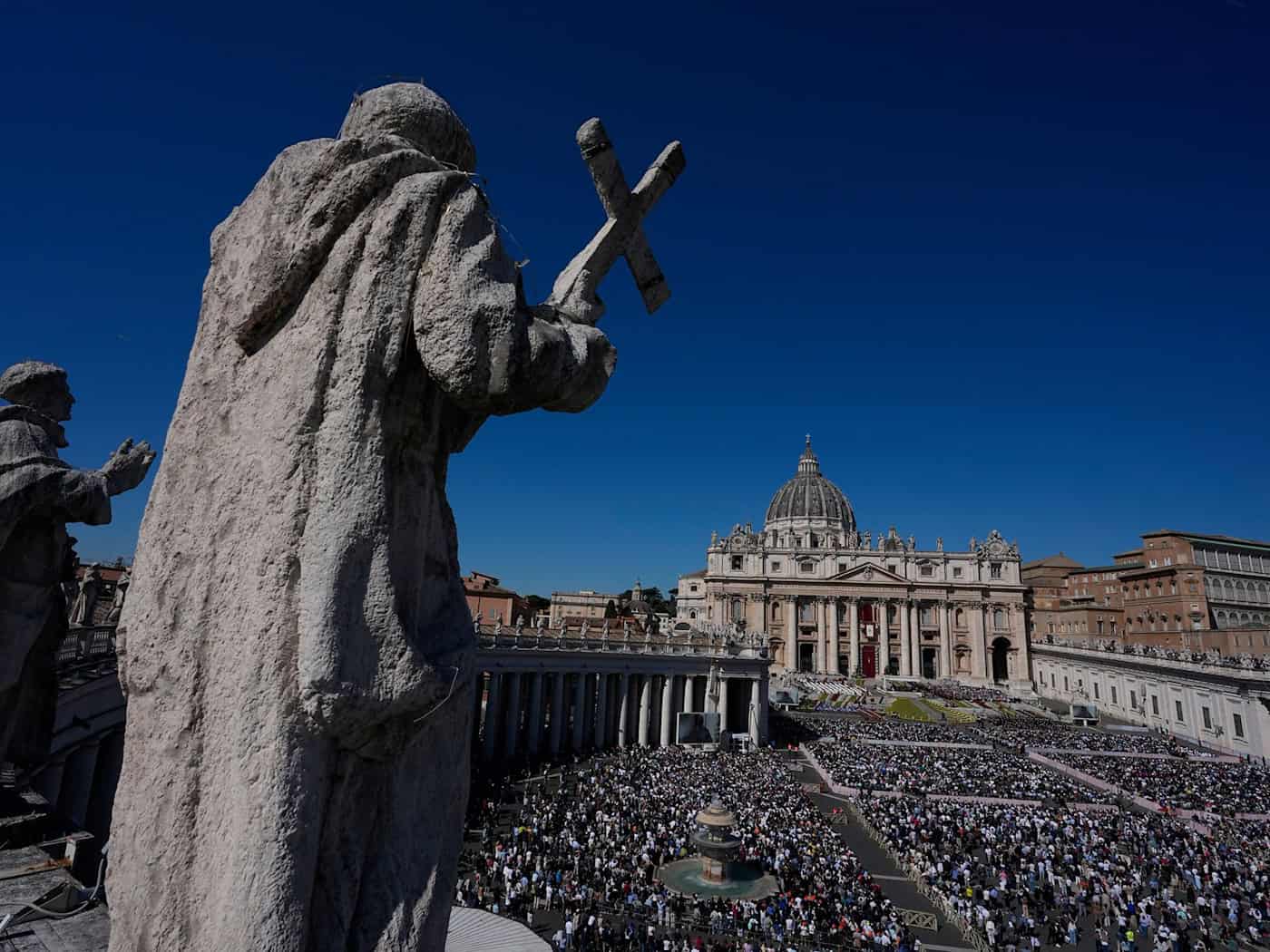 Kretschmer reist zum Papst und hat Stollen im Gepäck