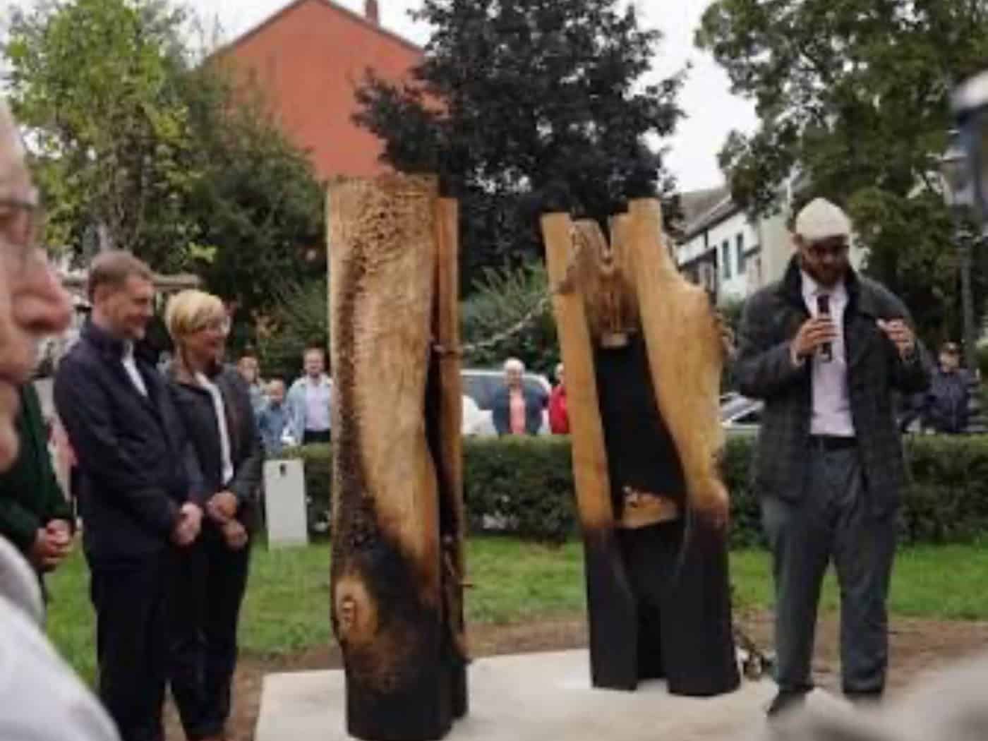 Kretschmer weiht Skulptur auf Lommatzscher Sachsenplatz ein