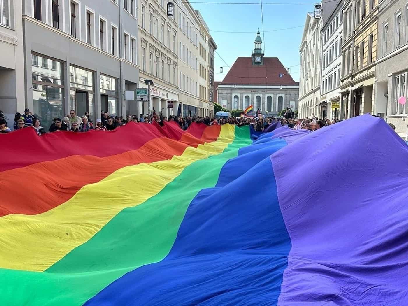 S vystoupením hudebních hvězd: Poklidná oslava CSD v Görlitzu