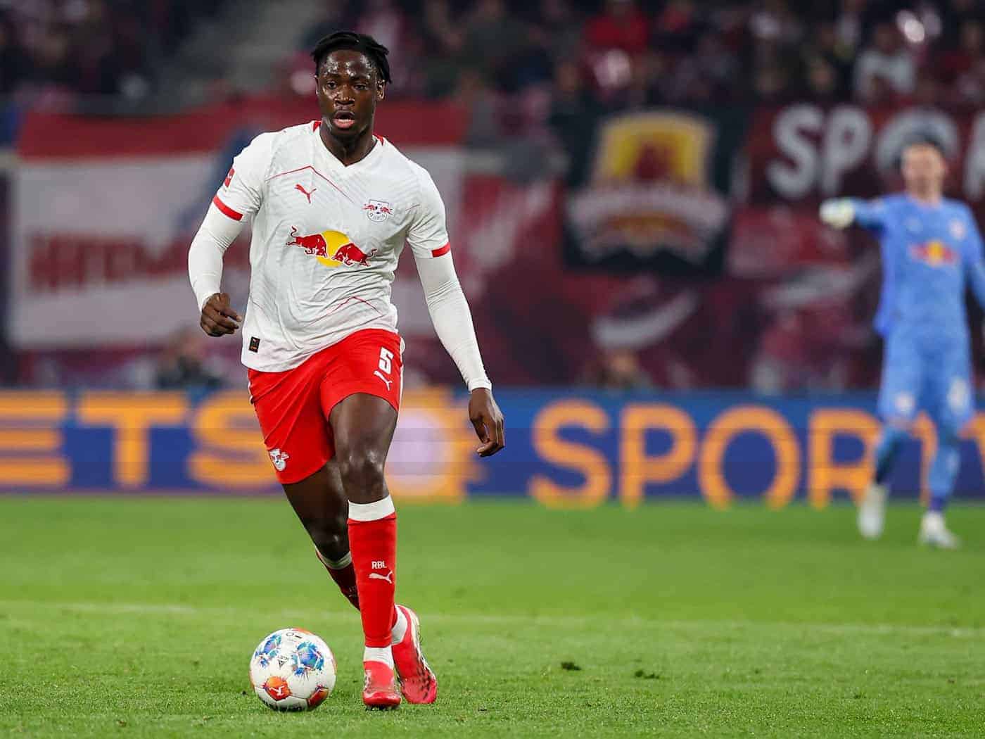 Cedido a Estambul: Bitshiabu abandona el RB Leipzig