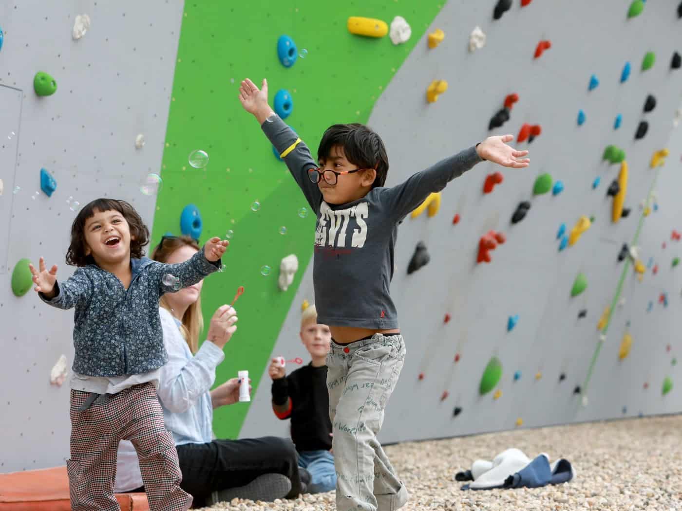 Parkour, Kletterwand, Fitness: Prag 2 eröffnet neues Sportzentrum im Riegrovy sady