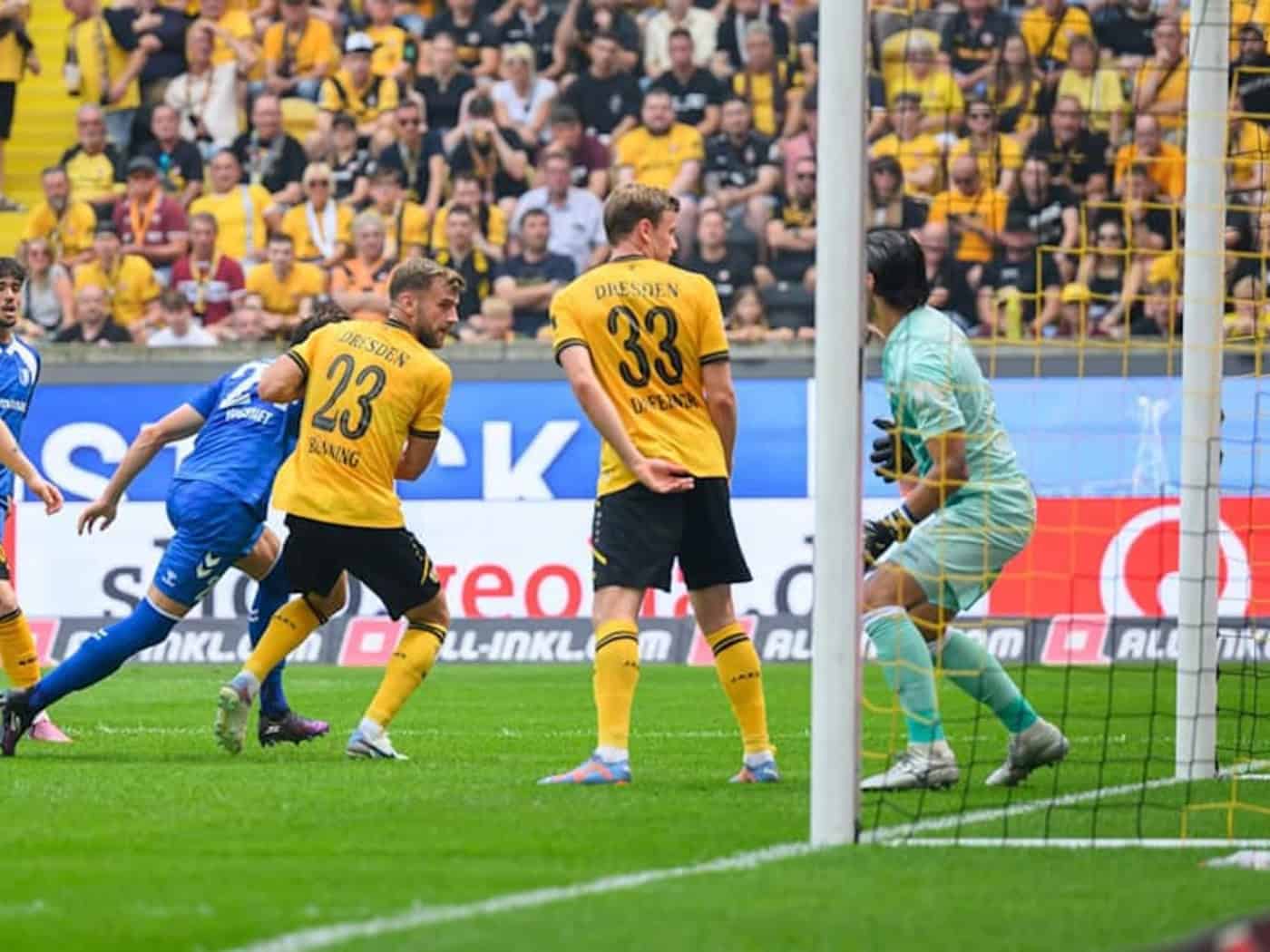 Dynamo Dresden gegen 1. FC Magdeburg