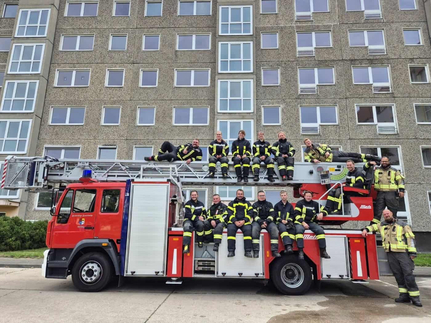 Feuerwehr Gröditz bildet 17 neue Truppführer aus