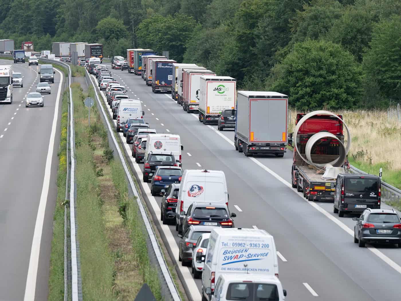 ADAC Expects Traffic Jams at the Start of the Vacation Season in Five Federal States