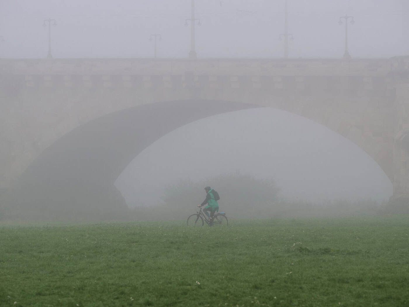 Auf Nebel folgen Regen und Böen in Sachsen