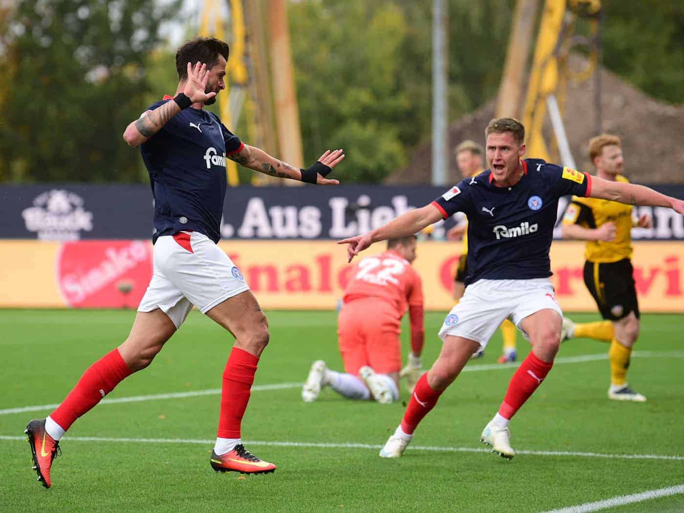Aufatmen bei Trainer Walter: Kiel gewinnt 3:0 gegen Dresden