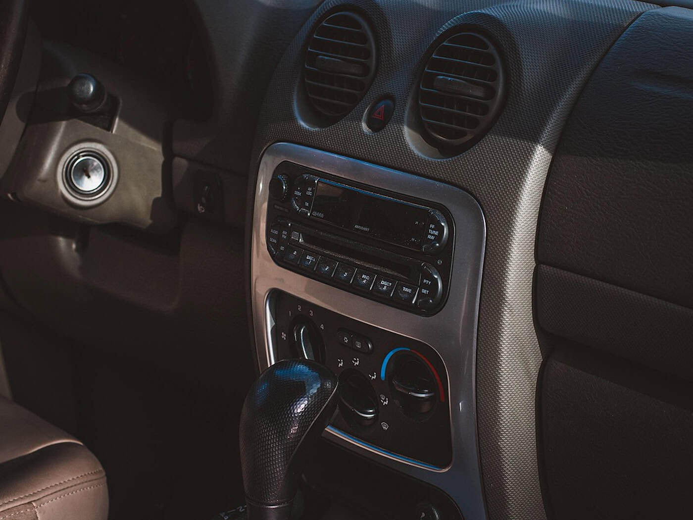 Riesa: Autoradio aus VW Polo gestohlen