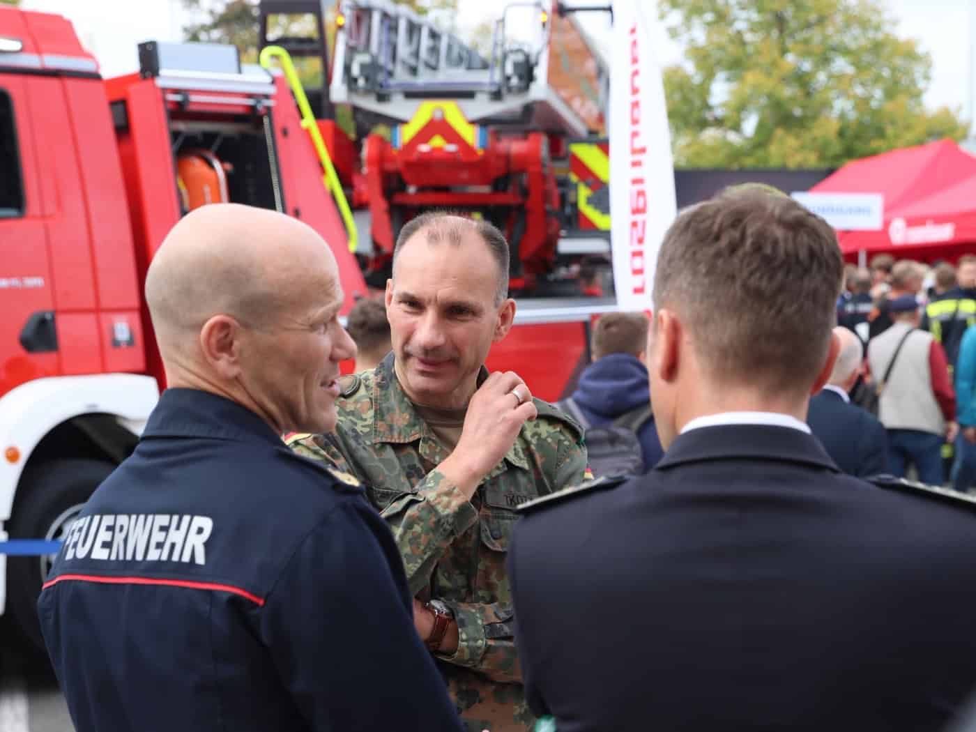 Bundeswehr auf der Messe Florian: Draht zu den Rettern gesucht
