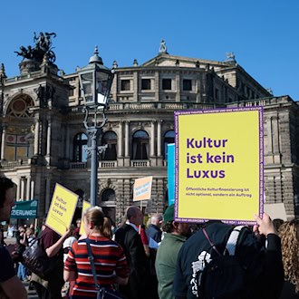 Regierung will bei Kultur kürzen - Demonstration in Dresden