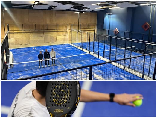 Zweiteilige Collage: Oben Übersicht über zwei blaue Indoor-Padel-Courts im alten Kinosaal mit Akustikplatten an der Decke und drei Personen am Netz. Unten Nahaufnahme eines Spielers mit schwarzem Padel-Schläger und gelbem Padel-Ball vor blauem Court-Boden.