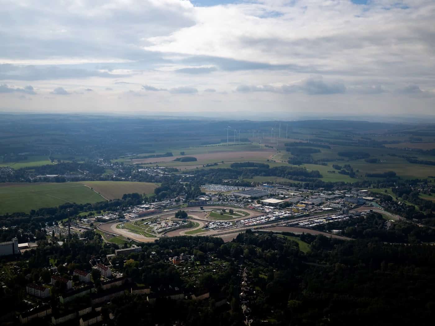 100 Jahre Sachsenring: Luftaufnahme der Rennstrecke bei Hohenstein-Ernstthal