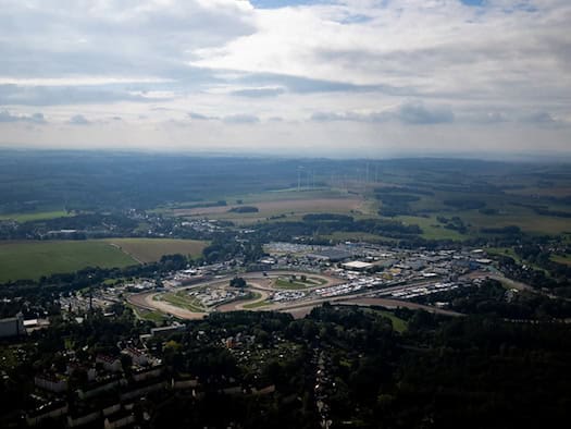 100 Jahre Sachsenring: Luftaufnahme der Rennstrecke bei Hohenstein-Ernstthal
