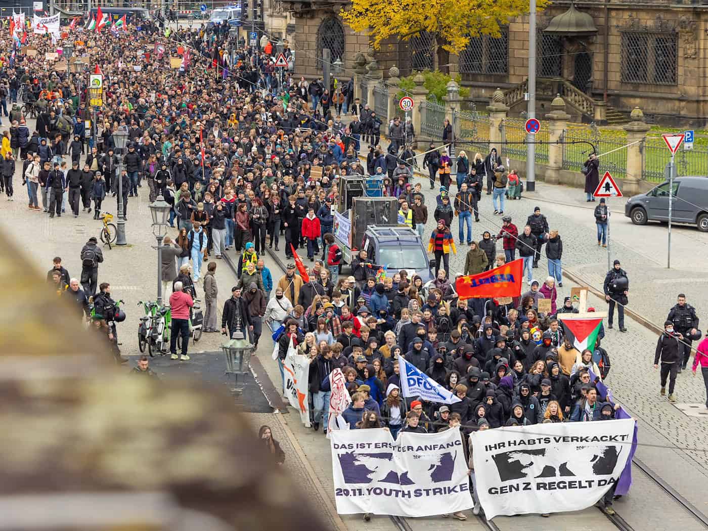 Gen-Z-Protest in Sachsen mit fast 10.000 Menschen