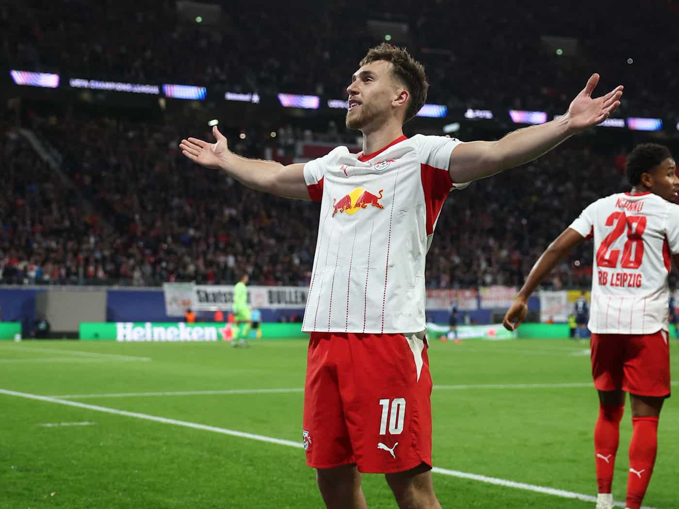 Grudas Schussglück in Schuhen von Messi