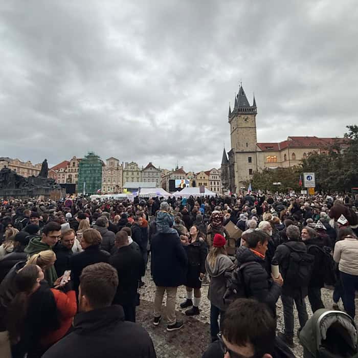 Demonstration auf dem Altstädter Ring in Prag gegen die geplante staatliche Finanzierung des öffentlich-rechtlichen Rundfunks.
