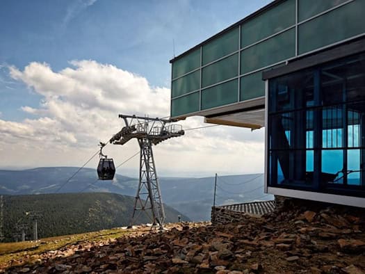 Kabinenseilbahn auf die Schneekoppe im tschechischen Riesengebirge.