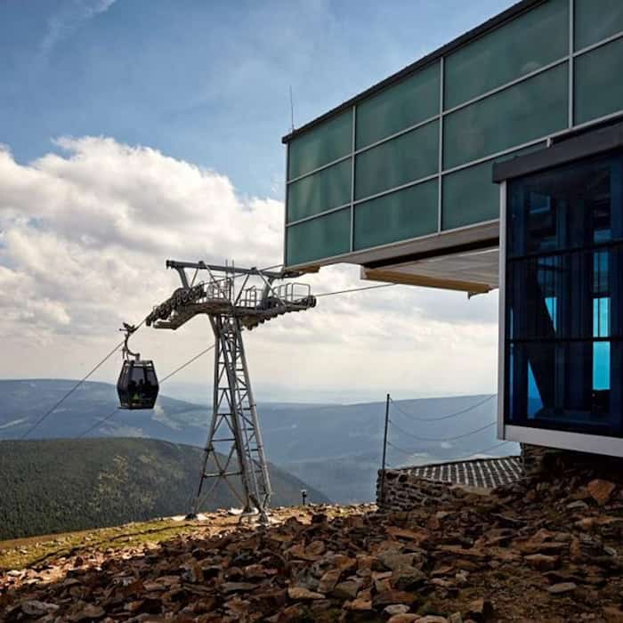Kabinenseilbahn auf die Schneekoppe im tschechischen Riesengebirge.